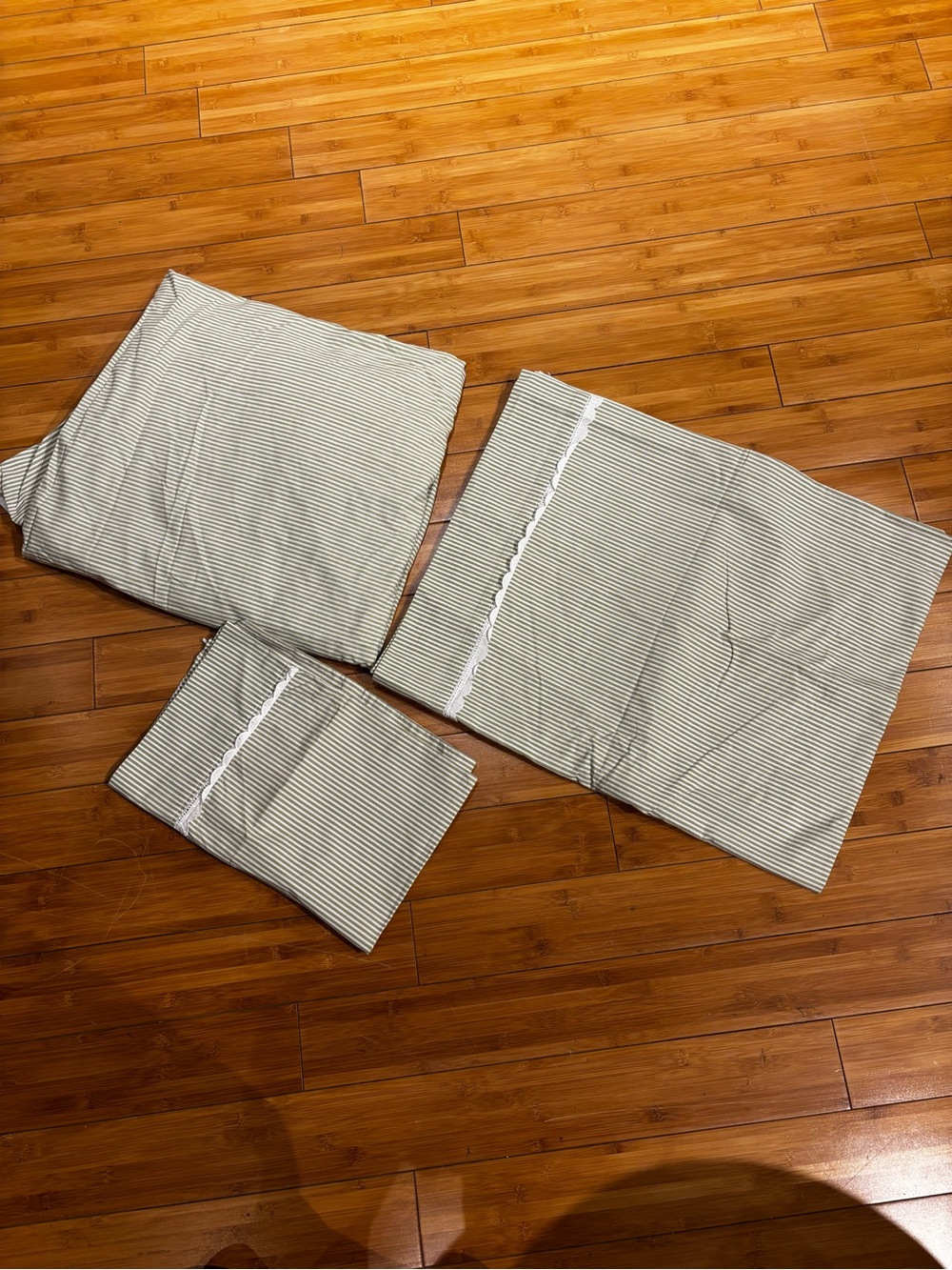 Striped Home Bedding Set in Light Green and White - Classic Pillowcase & Covers